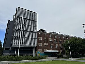 UNSW Newton Building and ARC Centre of Excellence for Quantum Computation and Communication Technology 2025-01-05