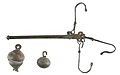 Weegschaal (unster) met 2 gewichten in brons, 50 tot 200 NC, vindplaats- Onbekend, collectie Gallo-Romeins Museum Tongeren, GRM 48