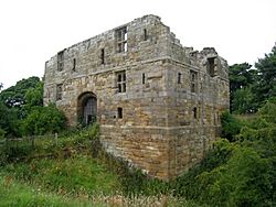 Whorlton Castle gatehouse exterior.jpg
