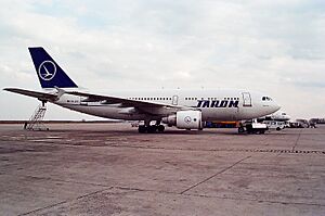 Airbus A310 YR-LCC TAROM at OTP 27.3.1995 F359-27