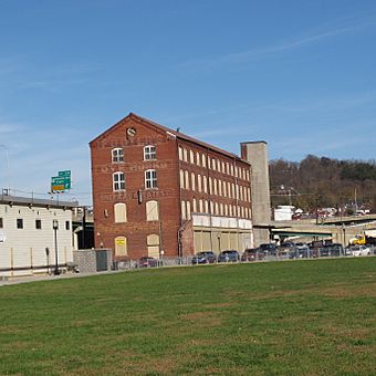 Footer's Dye Works Building (25786544576).jpg