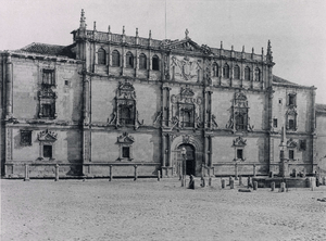 Hauser y Menet (1891) Alcalá de Henares, fachada de la Universidad