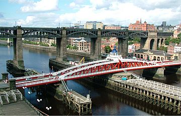 High Level Bridge and Swing Bridge - Newcastle Upon Tyne - England - 14082004