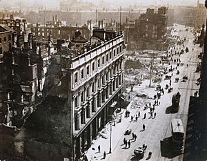 Imperial hotel & Clery's - Sackville St, looking southward from Nelson's Pillar, May 18