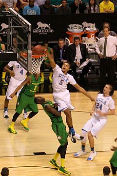 Kyle Anderson dunk