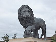 New lion statue, Stanley Park (geograph 3717403).jpg