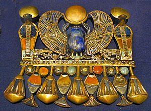 Tutankhamun scarab1