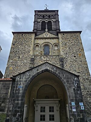 West Facade of Basilica of Notre-Dame du Port 02