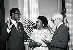 441-G-81-136-10 Bell Swears in Clarence Thomas (cropped)