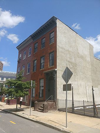 915 Cathedral St - Baltimore 2017 - 7.jpg