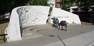 The Animals in War Memorial as seen from the adjacent road.