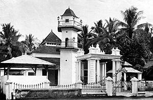 COLLECTIE TROPENMUSEUM Moskee bij Makassar TMnr 10016527