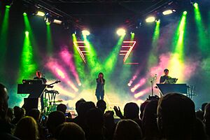 Chvrches - Live at Columbiahalle (2014)