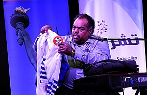 Daryl Davis Robes Blues and Rock for Humanity. November 2017 (26512537739)