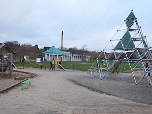 Highfields Park climbing pyramid and DH Lawrence pavillion 9187