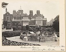Holland House in 1907 by J. Benjamin Stone - Fountain