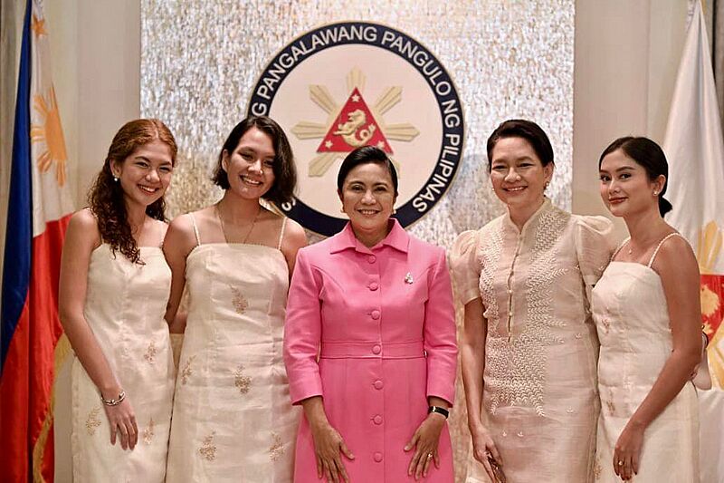 Hontiveros–Robredo meeting in 2022