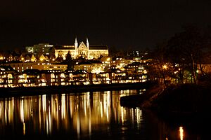 Hovedbygningen (NTNU) fra Gamle Bybro (main building of the Norwegian University of Science and Technology seen from the old city bridge), Trondheim, Norway - 20091216