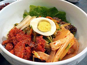Korean.food-Hoe.naengmyeon-01