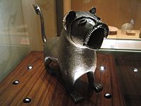Lion de Monzon à queue articulée - XII-XIIIe siècle - Espagne - Louvre - OA 7883