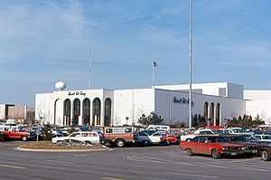Rockford - Marshall Field at CherryVale (1976) (4266542343)