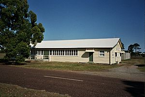 Second World War RAAF Buildings, Maryborough Airport (2005).jpg
