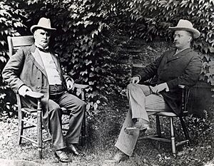 William MacKinley (1843-1901), de 25ste president van de Verenigde Staten van Amerika, met naast, SFA002006258