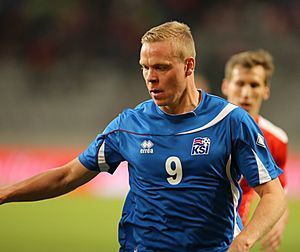 2014-05-30 Austria - Iceland football match, Ragnar Sigurðsson 0488.jpg