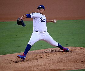 2016-10-19 Julio Urías Game 4 of NLCS 3.jpg