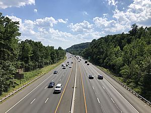 2021-06-30 15 57 31 View west along Interstate 78 (Phillipsburg-Newark Expressway) from the overpass for Union County Route 640 (McMane Avenue) in Berkeley Heights Township, Union County, New Jersey