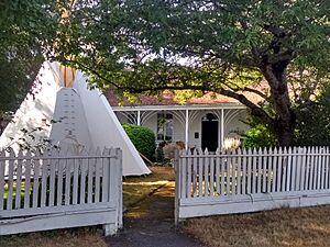 2564 Heron St, Victoria, BC, Canada