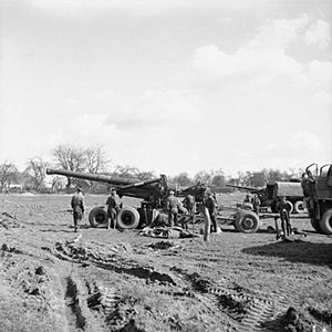 7.2 inch howitzers at Rhine crossing 1945 IWM B 15776