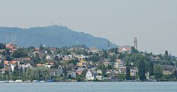 Blick vom Zürichsee auf Thalwil und Uetliberg (2009)