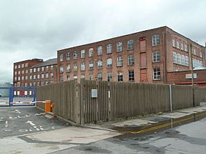 Bolton University - former textile mills (geograph 3923244)
