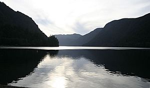 Cameron Lake (Vancouver Island).jpg