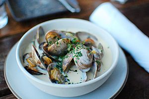 Clam chowder with whole clams