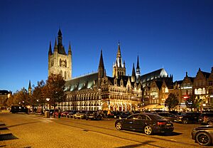 Ieper Grote Markt R01