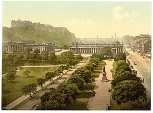 Princess Street (i.e. Princes Street) and castle from Scott's Monument, Edinburgh, Scotland-LCCN2001705993