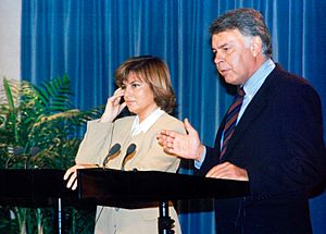 Rueda de prensa de Felipe González y la primera ministra de Turquía. Pool Moncloa. 16 de noviembre de 1995