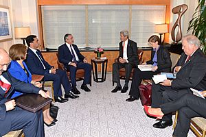 Secretary Kerry Meets With Turkish Cypriot Leader Akinci in New York City (21901946901)