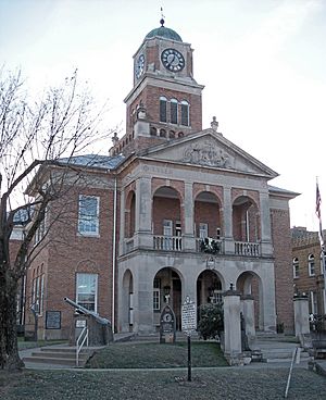 Tyler County Courthouse in Middlebourne