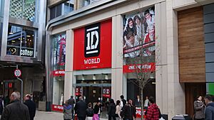 1D World, Albion Street, Leeds (30th March 2013) 001