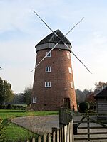 Bettisfield Windmill (geograph 6667810).jpg