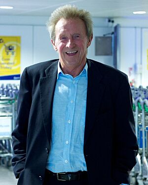 Denis Law (4x5 cropped).jpg