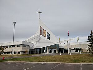 Holy Family Cathedral, Saskatoon.jpg