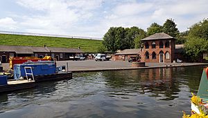 Icknield Port Loop canal depot 87