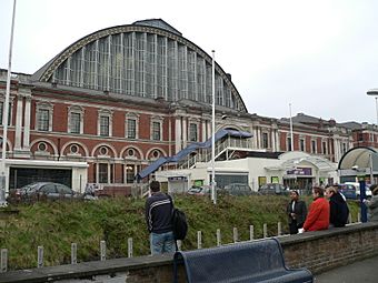 Kensington Olympia exhibition centre from station.jpg