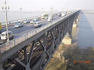 Nanjing Yangtze River Bridge 4.jpg
