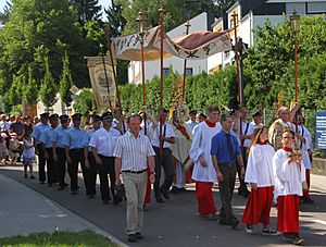 Ottersweier-Fronleichnam-30-Maria Linden-Prozession-gje