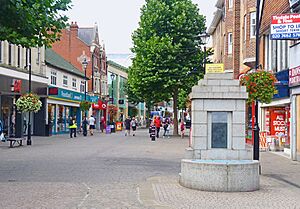 Staines High Street - geograph.org.uk - 3594174